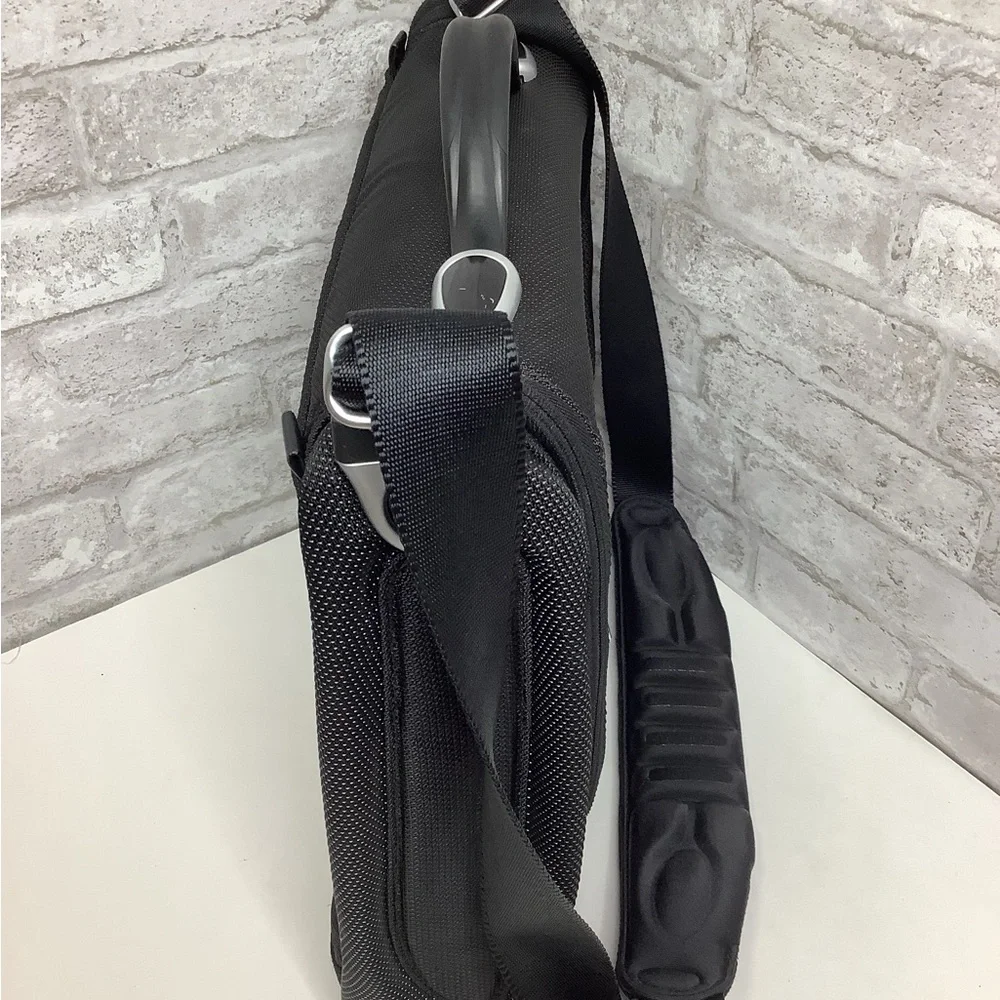 Tumi Black Briefcase Flap 2Way Shoulder Bag Travel Rare 14” Large Men’s